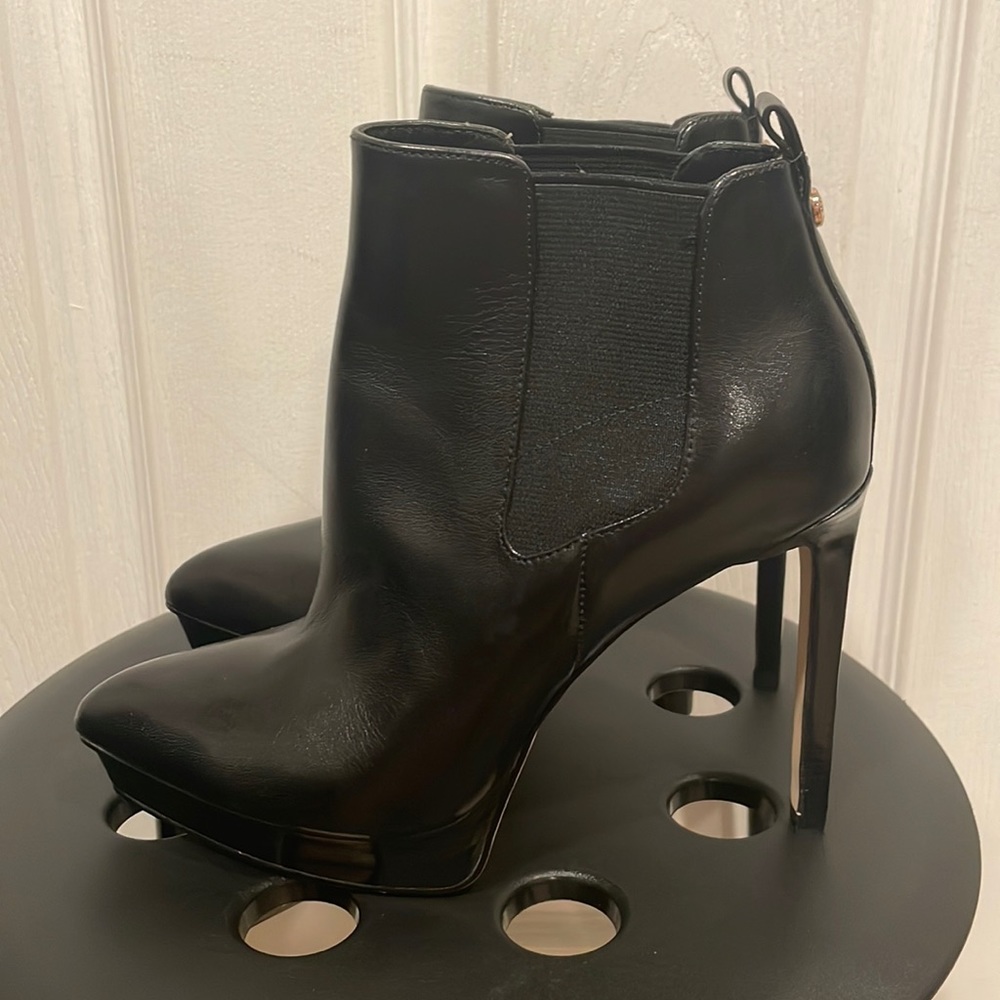 Michael Kors Ankle Boots Size 5.5